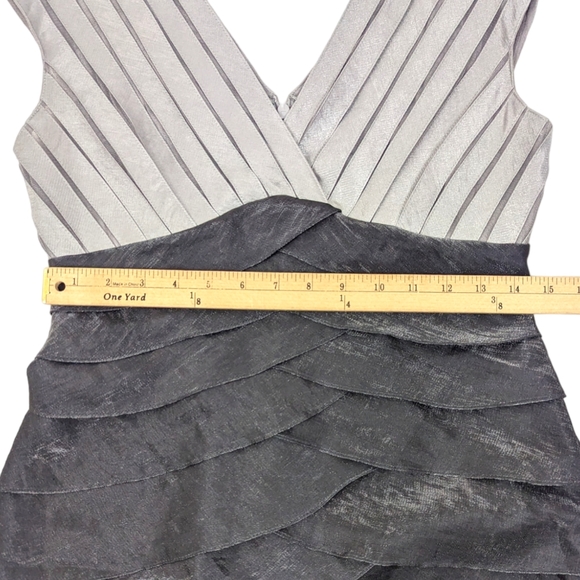 Adrianna Papell Tiered Cocktail Party Dress Silver Womens 6 Gray Cap Sleeve - Picture 8 of 13